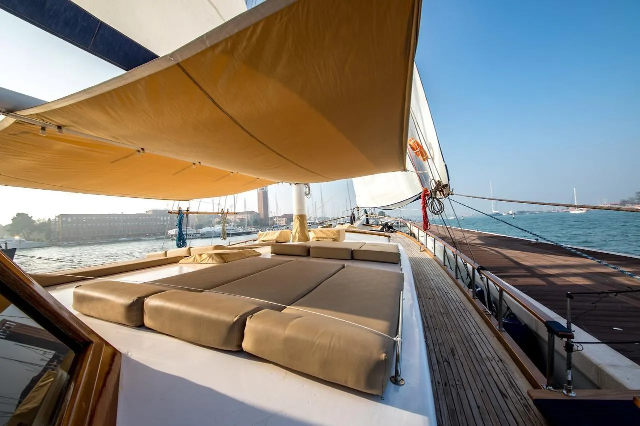 Venezia Boat San Marco Otel 0*, Venedik