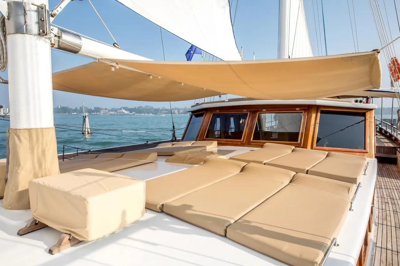 Tekne Venezia Boat San Marco Otel İtalya